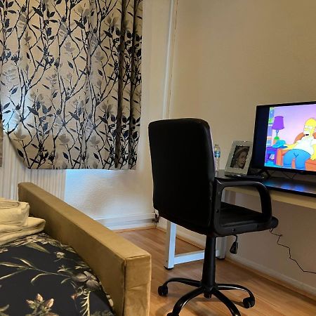 Park View Serviced Apartment - Next To Northolt Tube Station - Near Central London & Wembley Dış mekan fotoğraf