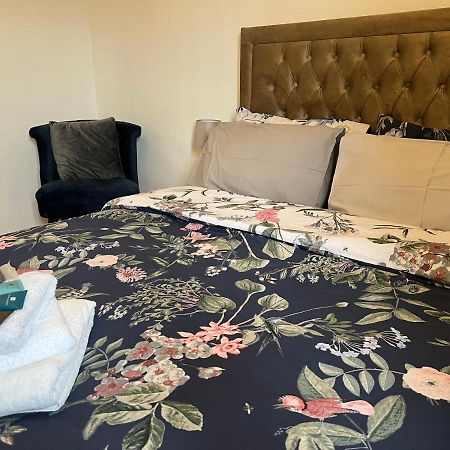 Park View Serviced Apartment - Next To Northolt Tube Station - Near Central London & Wembley Dış mekan fotoğraf