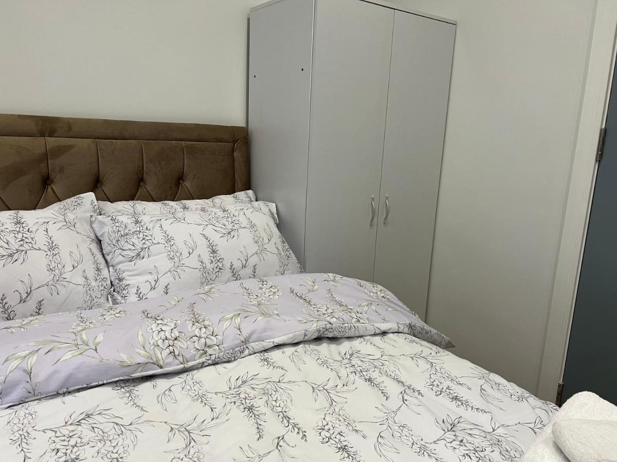 Park View Serviced Apartment - Next To Northolt Tube Station - Near Central London & Wembley Dış mekan fotoğraf