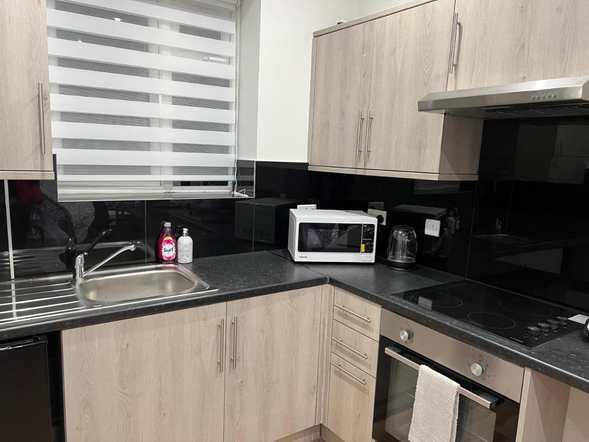 Park View Serviced Apartment - Next To Northolt Tube Station - Near Central London & Wembley Dış mekan fotoğraf
