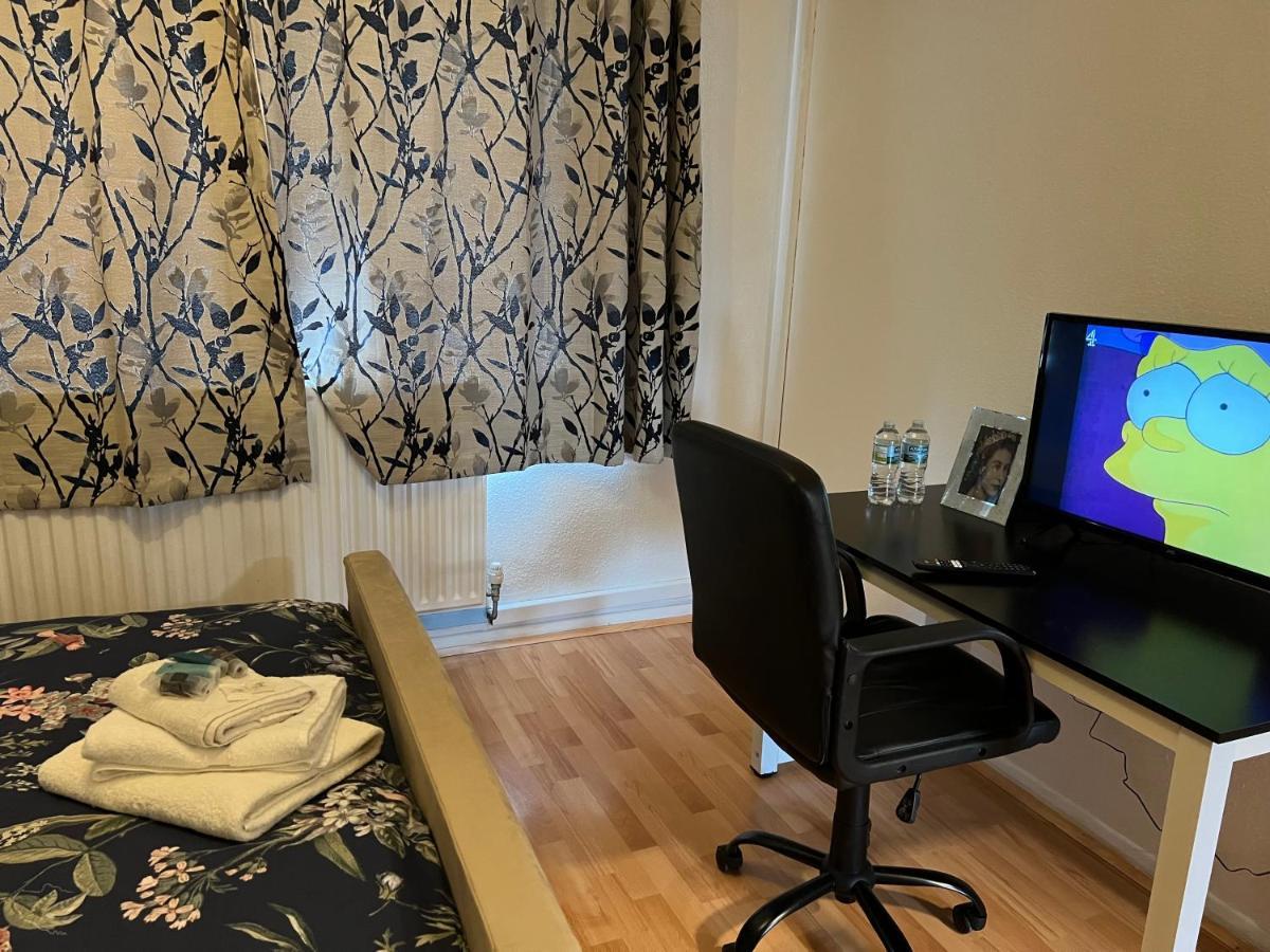 Park View Serviced Apartment - Next To Northolt Tube Station - Near Central London & Wembley Dış mekan fotoğraf