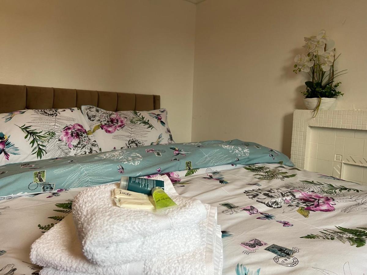 Park View Serviced Apartment - Next To Northolt Tube Station - Near Central London & Wembley Dış mekan fotoğraf