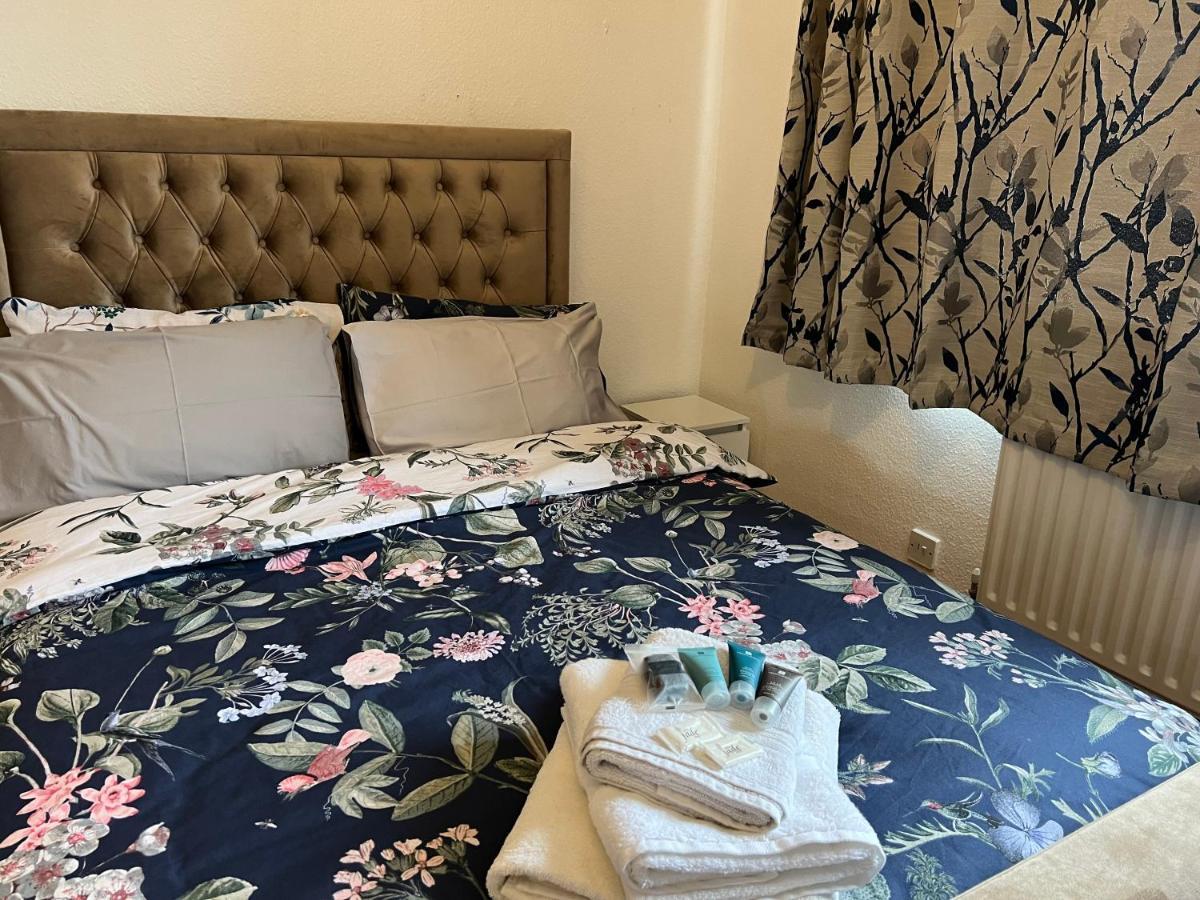 Park View Serviced Apartment - Next To Northolt Tube Station - Near Central London & Wembley Dış mekan fotoğraf